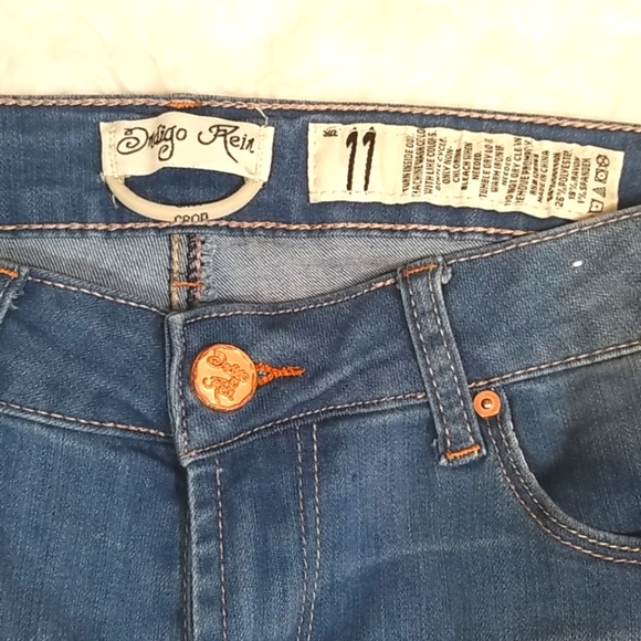 Indigo Rein Crop Distressed Blue Capris.  11 - Picture 10 of 14